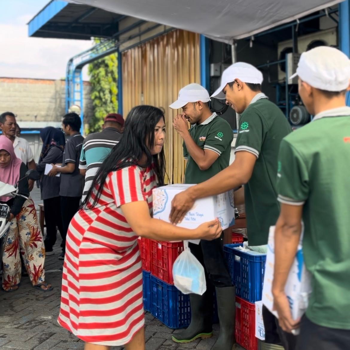 PT Indo Lautan Makmur Gelar Bakti Sosial, Bagikan Sembako dan Santunan Pada Bulan Suci Ramdhan 1446H